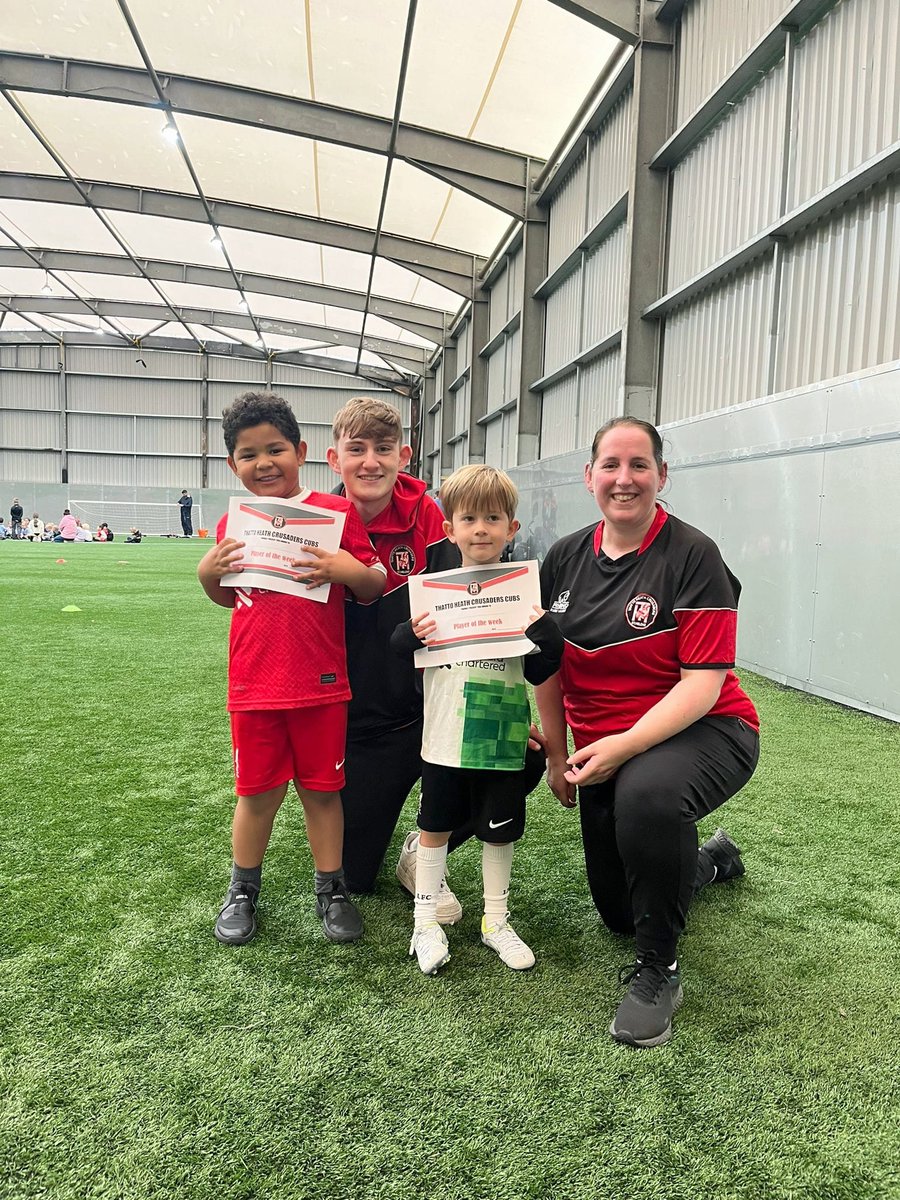 Trainers of the week are Elijah & Louis.  Fantastic footwork shown today by Louis in our relay race.  Elijah putting some  great hits on our tackle bags. Well done both 👏
#rugbycubs #communityrugbyleague #thattoheathcrusaders