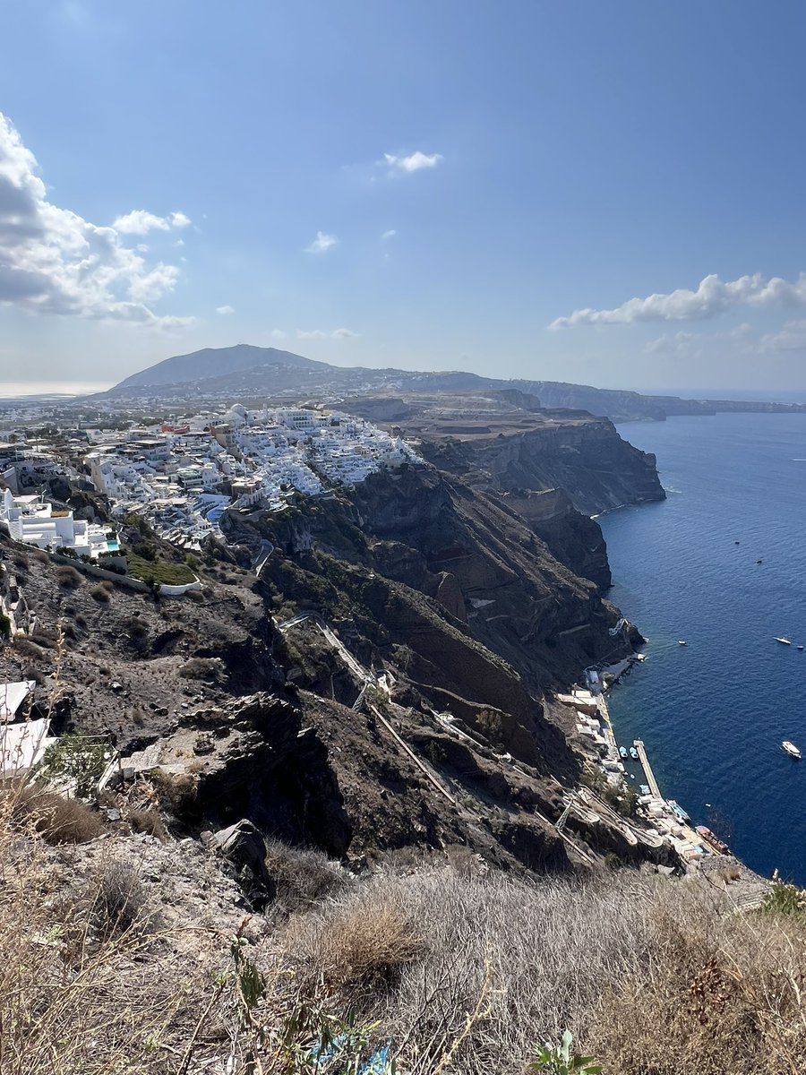 bonkowskimw's tweet photo. Last shots of #Santorini after a memorable one week of wine judging at #50ggw, winery visits, laughing, walking &amp; just absorbing this unique place. https://t.co/YCklw0TuIU