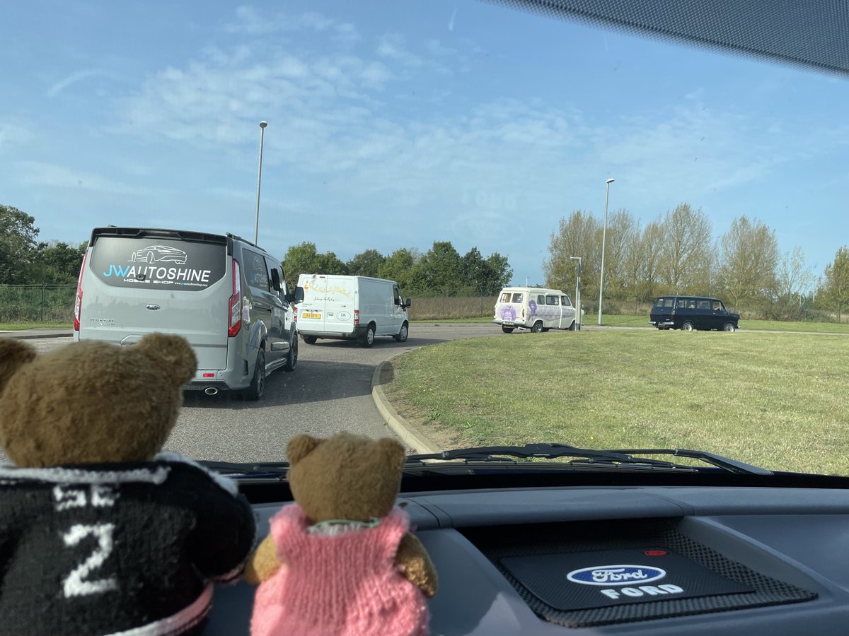 CampievanBears's tweet photo. At Dunton for #TransitDay. 30 in convoy. https://t.co/lGIbvCh0P4