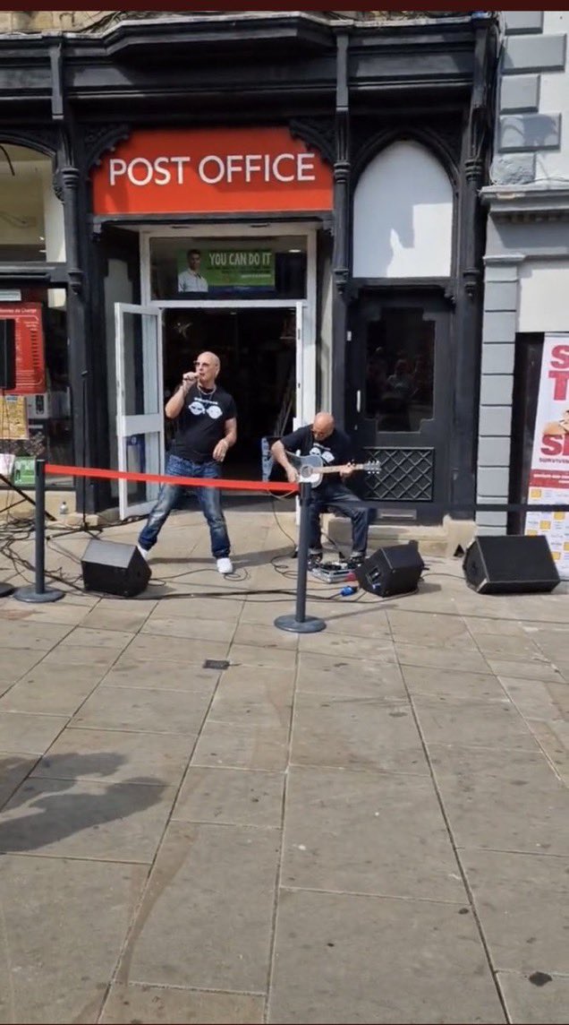 BrexitBuster's tweet photo. @ElgieSimon Reminds me of that time Far Right Said Fred gave a free public performance in Durham City market place. You could count the crowds on one hand. 🤡🤡🤣
#FarRightSaidFred #DeeplyDippy https://t.co/JItGuhCZmq