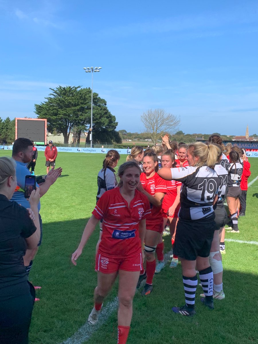 Great win for @JerseyRFCWomen by 20-17 over Sutton & Epsom II. 🇯🇪👊Good to see Dan Barnes & Alun Lawrence on coaching bench for JRW, & promotion for Reds’ relief fund. Donate here - jerseyreds.je/news_article/i…