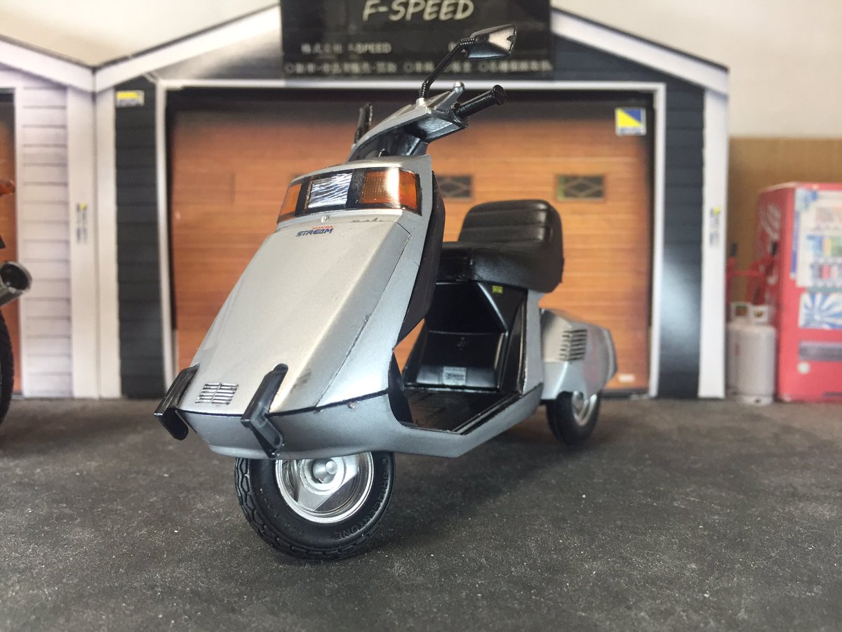 FSPEED8's tweet photo. アオシマ ホンダ ストリーム 完成🎉

ボディカラーは NH104M プレアデスシルバーメタリック をイメージして製作💡

#プラモデル
#バイクモデル
#完成品
#アオシマ
#ホンダ 
#ストリーム
#TB07

BI00003 https://t.co/zNzVfgklCe