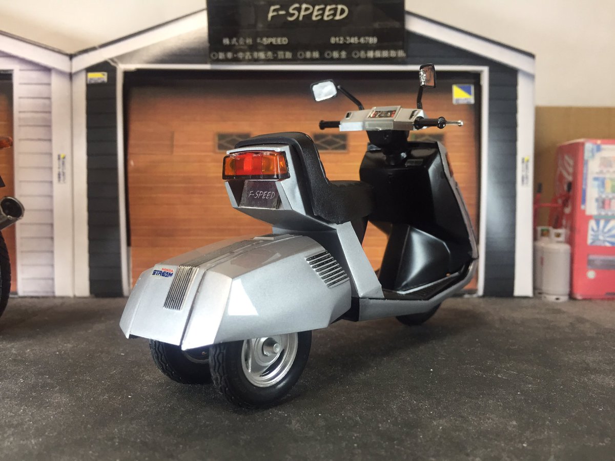 FSPEED8's tweet photo. アオシマ ホンダ ストリーム 完成🎉

ボディカラーは NH104M プレアデスシルバーメタリック をイメージして製作💡

#プラモデル
#バイクモデル
#完成品
#アオシマ
#ホンダ 
#ストリーム
#TB07

BI00003 https://t.co/zNzVfgklCe