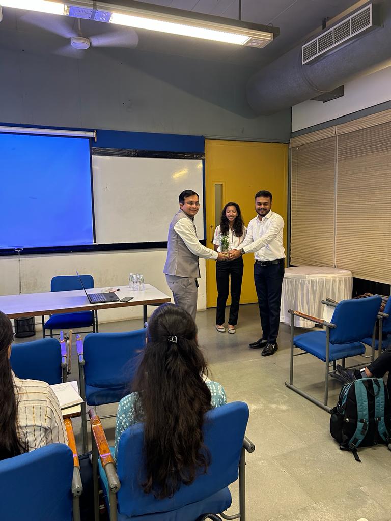 ParikhAssociate's tweet photo. An enriching day of learning and growth at the CIP Meet September 2023! Heartfelt thanks to Bhavin Goklani for sharing his invaluable insights on 'PIVOT.' 🌟📚 We also mark an exciting upgrade as we shift our CIP Meet from office to Ahmedabad Management Association.  ✨ #CIPMeet https://t.co/gEYwMS1joR