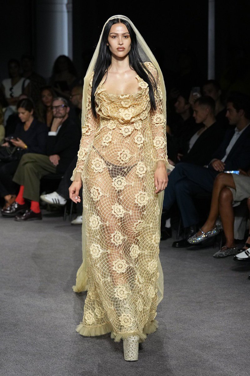 saintdoII's tweet photo. vivienne westwood ss24, andreas kronthaler is doing a phenomenal job at keeping his wife’s legacy alive 🪐 https://t.co/f6U5gY7V55
