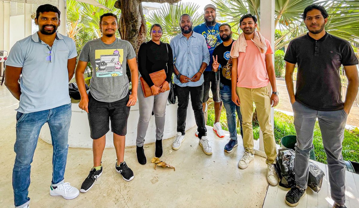 Amazing first meet up &amp; meeting some top #Python nerds today! 👨🏿‍💻

Thanks to <a href="/pymugdotcom/">Python Mauritius UserGroup</a> for comfy sessions &amp; yummy lunch 🍕