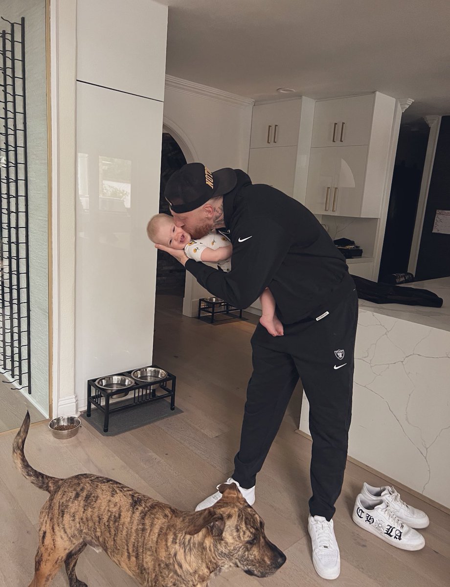CrosbyMaxx's tweet photo. I’m Going To Make You Proud Ella Bear🦅🖤 https://t.co/LT2UoSc8AN