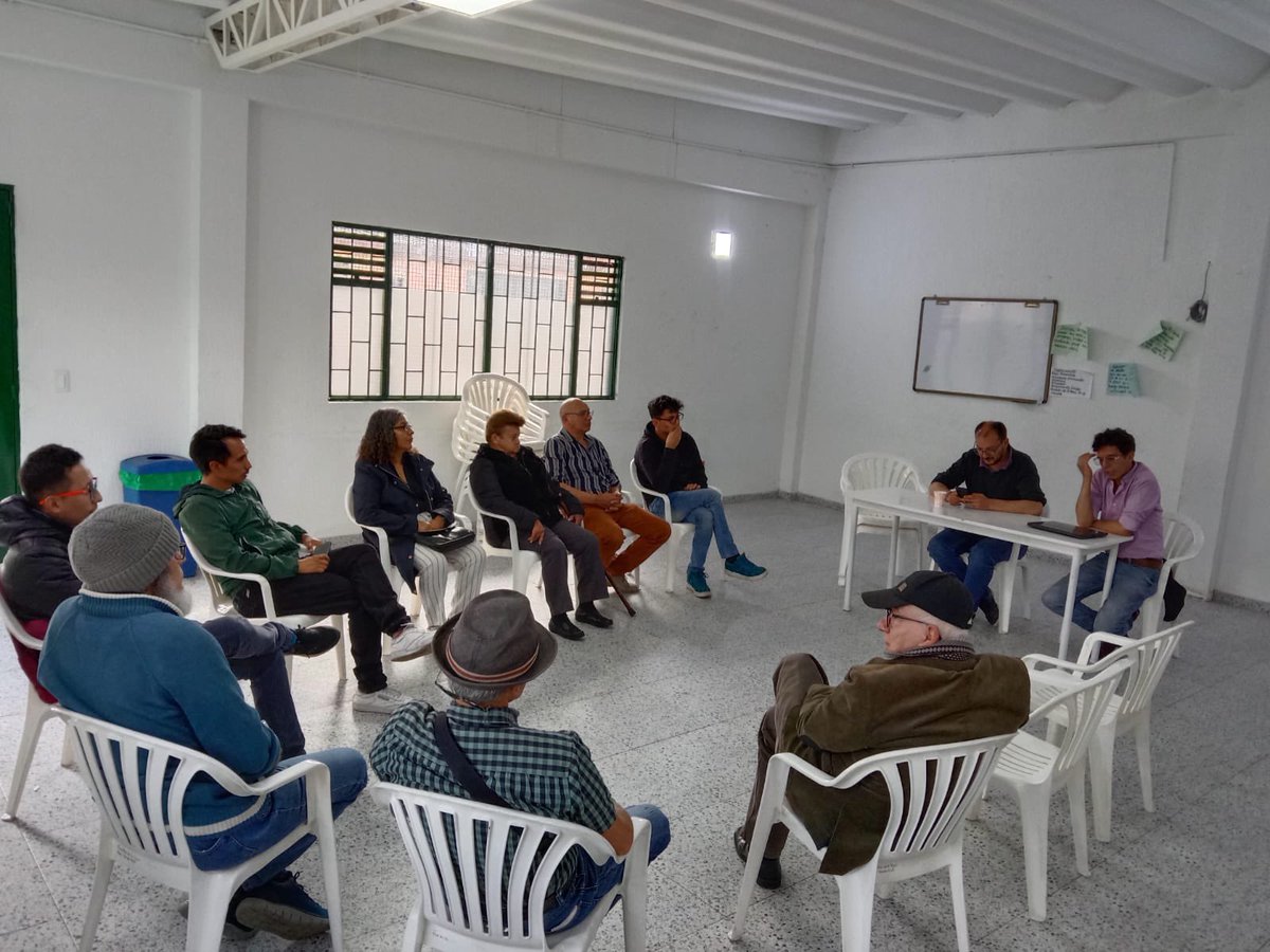 mjsarmientoa's tweet photo. Ayer terminamos nuestra jornada conversando con amigos de Germán Morera

Es un joven químico, Candidato a Magister en ciencias Bioquímica, con conocimiento en pedagogía activa basada en resolución de problemas y ejecución de proyectos.

Vota [Dignidad & Compromiso]
����️ Robledo Alcalde
🗳️ Al Concejo #1
🗳️ A la JAL de Usaquén #91