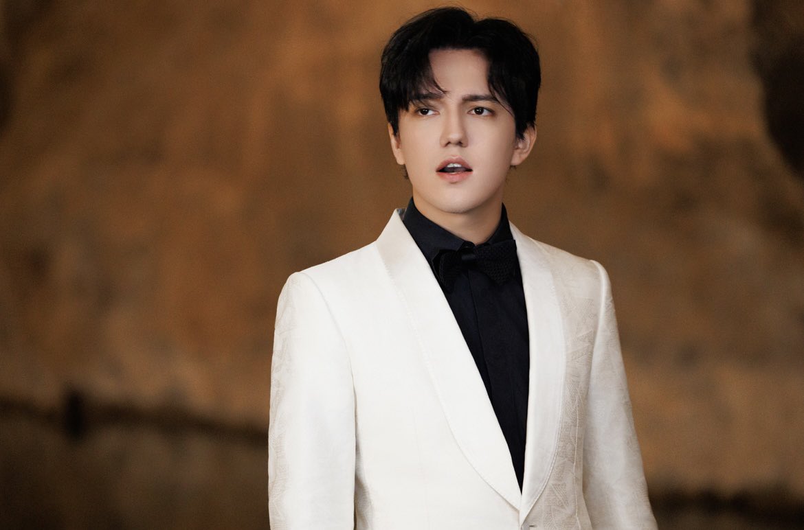 julia99276310's tweet photo. New pics of @dimash_official.  Cr. To Dimash Studio https://t.co/Fum0DRH5UD
