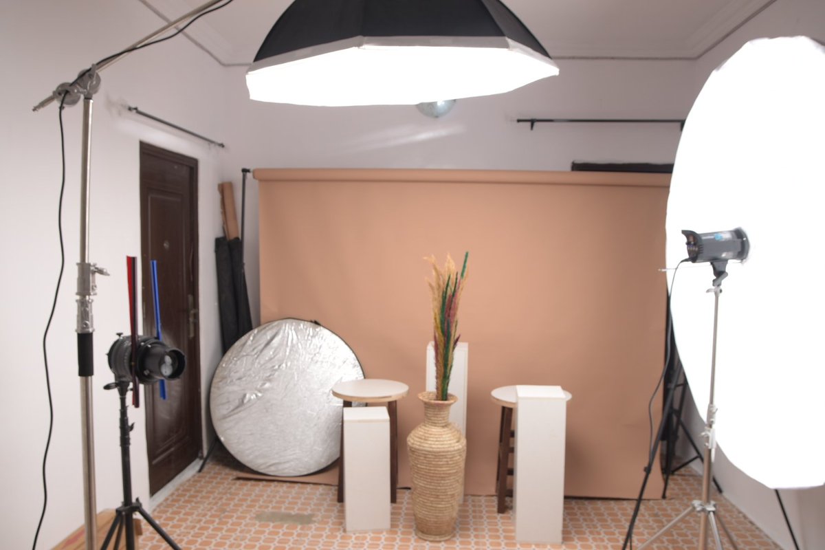 Photographer in Lagos tweet media