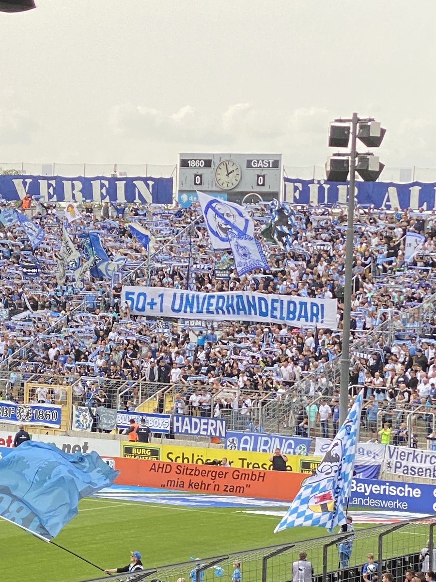TweetSechzig's tweet photo. Ohne wenn, ohne aber !!!! 50+1 bleibt #tsv1860 https://t.co/6hNDntmxFv