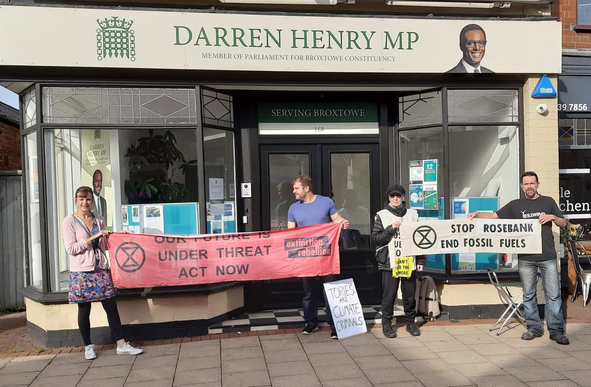 Making our presence felt outside Tory MPs offices in Arnold, West Bridgford and Stapleford this morning, after the announcement this week that the government has given the go ahead for new oil and gas extraction in the North Sea.
#StopRosebank #climatecrime
@TOMRandallMP @XRNottm