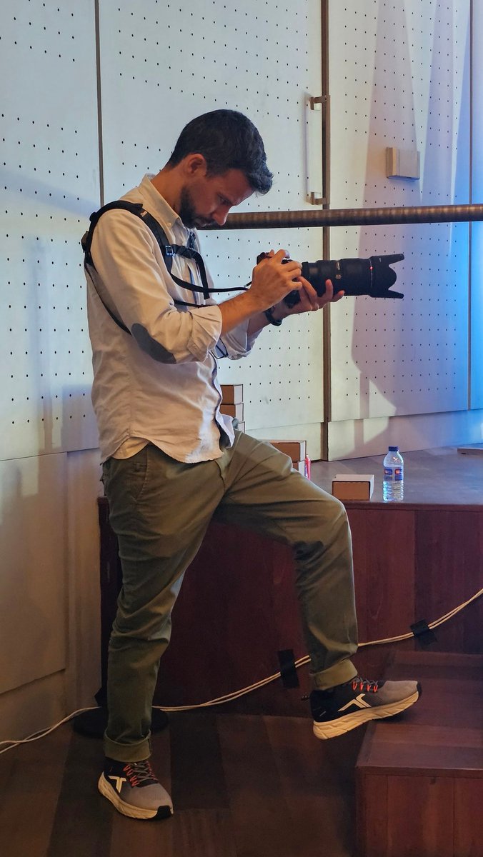 contacteando's tweet photo. #fotografofotografiado en #rmc23

#LaVidaMola
#RaiolaMola

@rmcgalicia
@RaiolaNetworks
#marketingdigital https://t.co/vadVicHZsz