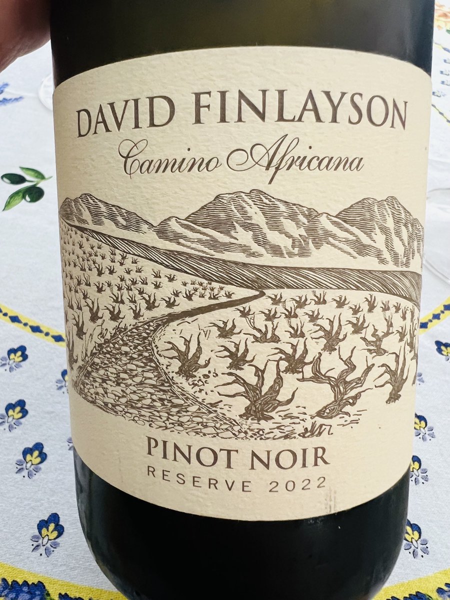 Winbeebee's tweet photo. Ok people day 2 of the β¦@top5wineβ© Stupendous β¦@The_Edgewinesβ© scared to sho β¦@creationwinesβ© my glass. Well done David! https://t.co/AIMI7uSjNB