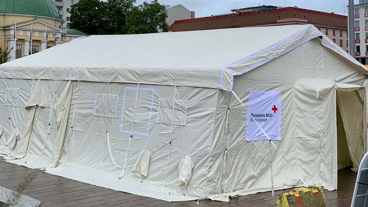 Turun kauppatorilla on la 30.9.2023 klo 17 asti mahdollisuus tutustua @sprturku pystyttämään suuronnettomuuksissa käytettävään evakuointitelttaan. Tule tutustumaan!
#harjoitus #valmius #PunainenRisti #Nälkäpäivä #Turku