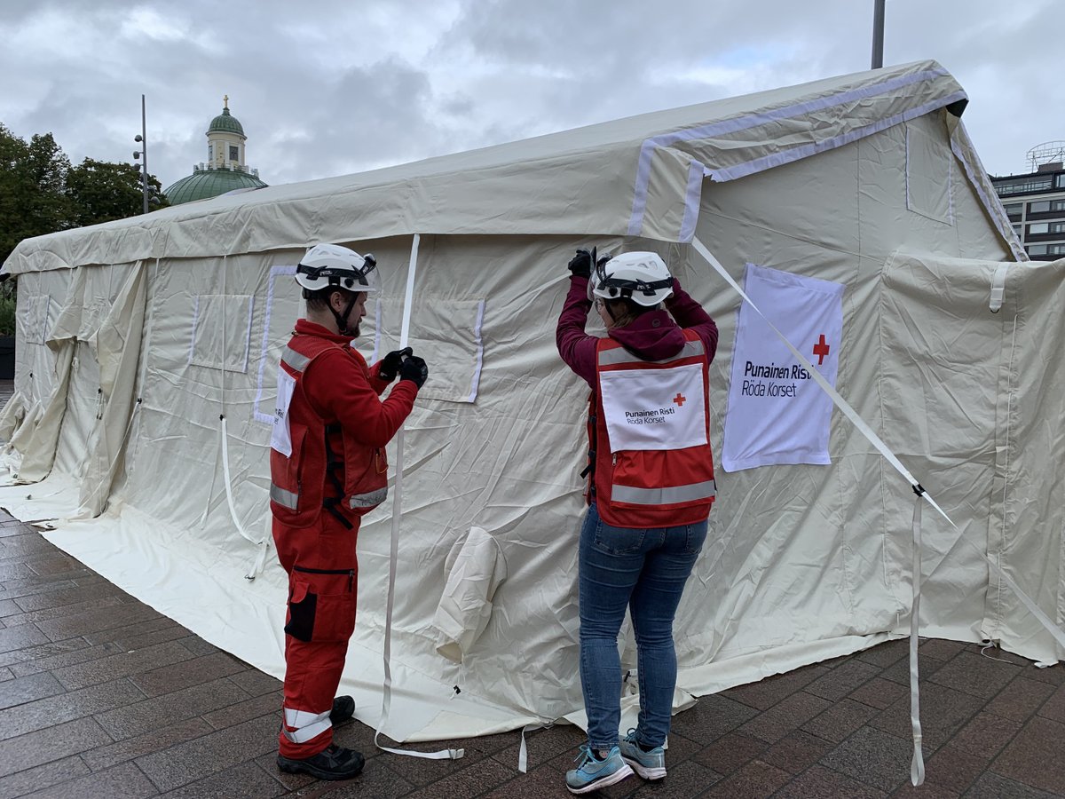 sprvspiiri's tweet photo. Turun kauppatorilla on la 30.9.2023 klo 17 asti mahdollisuus tutustua @sprturku pystyttämään suuronnettomuuksissa käytettävään evakuointitelttaan. Tule tutustumaan!
#harjoitus #valmius #PunainenRisti #Nälkäpäivä #Turku https://t.co/X8KiXTwDVx