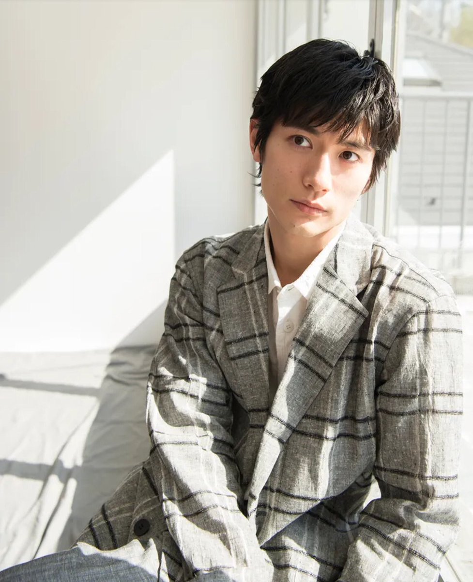 06jxWFyhTiSHp8B's tweet photo. #自死としたのは捜査ミスでは
三浦春馬さんが18日に死去。20日に所属事務所がコメントを発表し葬儀が密葬で執り行われた。「悲しみという感情を超えて茫然自失としており悔やんでも悔やみきれないという思いです」悲痛な思い。

速攻での密葬、火葬はどうしたのか？悲痛な思いどころか恐怖心冴え覚える https://t.co/SxeHBml4ke