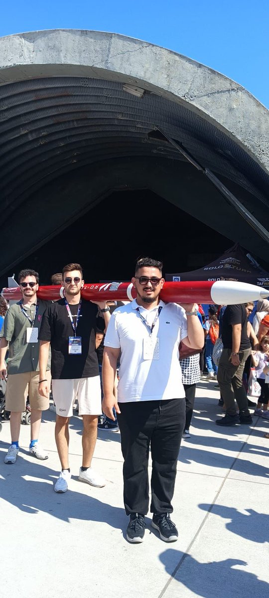 gedikedu's tweet photo. Üniversitemiz Teknoloji Takımları İzmir Teknofest’te, Teknofest Yönetim Kurulu Başkanı Sayın Selçuk Bayraktar ile bir araya gelerek çalışmalarını anlattı.
#gediküniversitesi #teknofest #teknofest2023 #selçukbayraktar #teknofestizmir #izmir #rotech #roket https://t.co/uVxhB9Qn6t