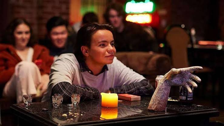 Talk To Me filmi, trans oyuncu Zoe Terakes'in ekranda görünmesi nedeniyle Kuveyt'te yasaklandı.
#TalkToMe