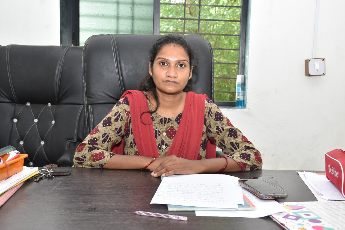 ‘‘સ્વચ્છતા હી સેવા’ અભિયાનઃ કચરામાંથી કંચન બન્યું ધરમપુરનું બારોલિયા ગામ,કચરામાંથી કમાણી માટે અતુલ કંપની સાથે એમઓયુ કરાયા,ઘરે ઘરેથી કચરો ઉપાડવા ૧૫માં નાણાં પંચની ગ્રાંટમાંથી રૂ. ૬.૬૬ લાખનો ટેમ્પો ખરીદાયો, કચરાનો પધ્ધતિસર નિકાલ થાય તે માટે રૂ. ૨.૪૩ લાખનો સેગ્રીગેશન શેડ બનાવાયો.