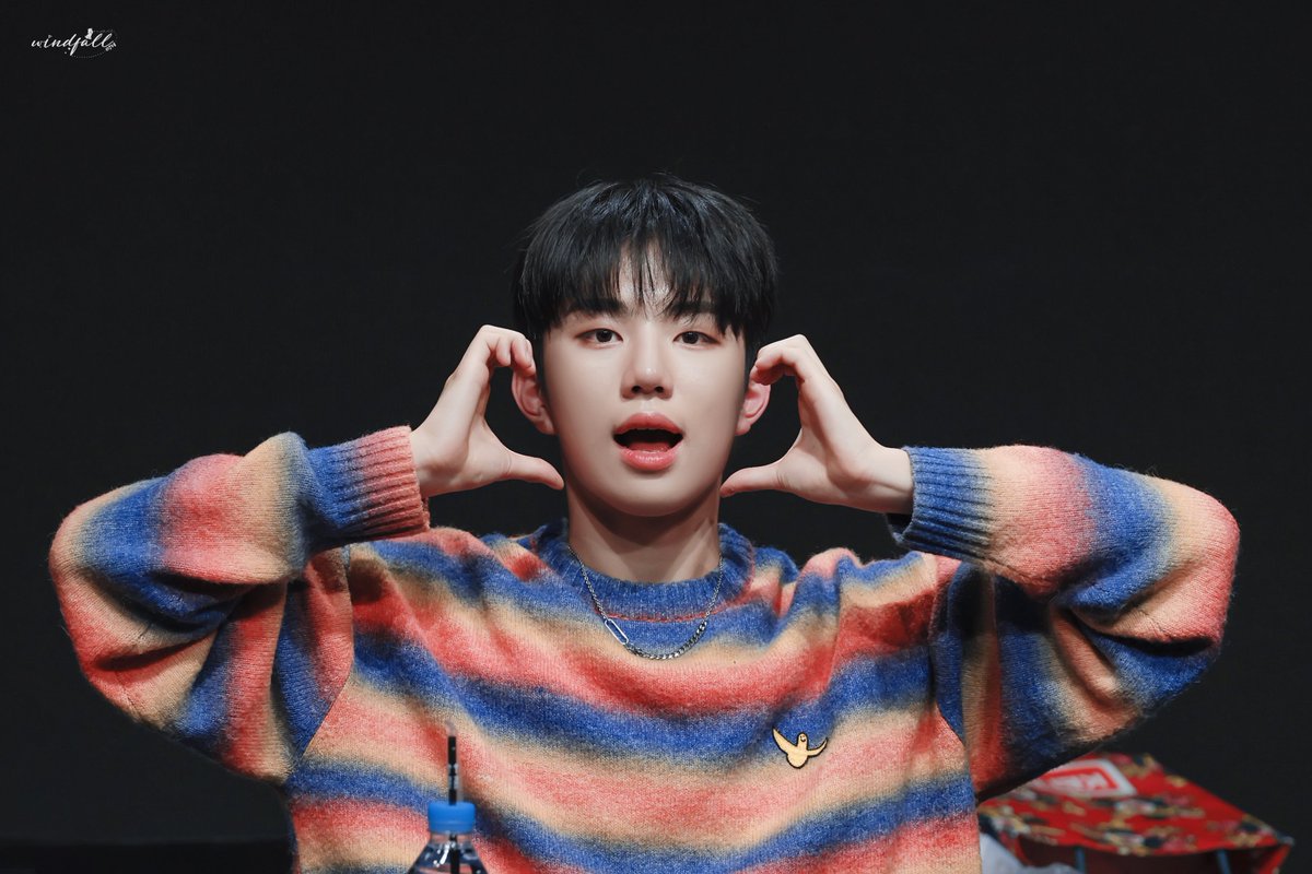 windfall0714's tweet photo. 230924 에버라인 팬싸인

볼하트❤️

#박지후 #PARKJIHOO
#이븐 #EVNNE https://t.co/wcrJWxDpbK