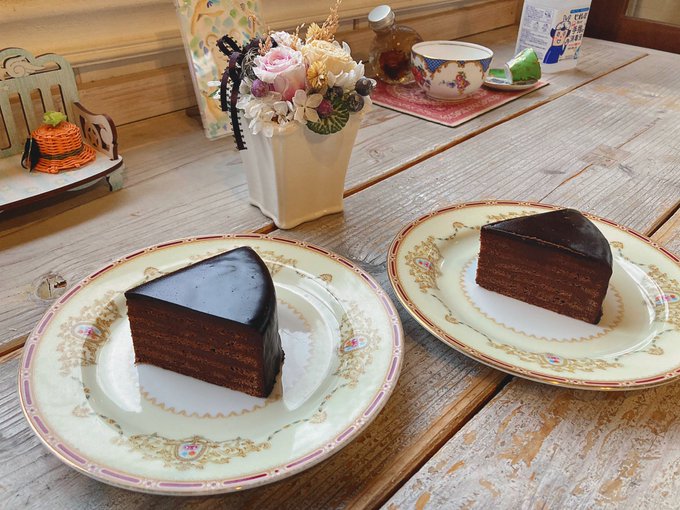 天才の友人 が作ってくれたケーキ見て綺麗すぎるし美味しいすぎる