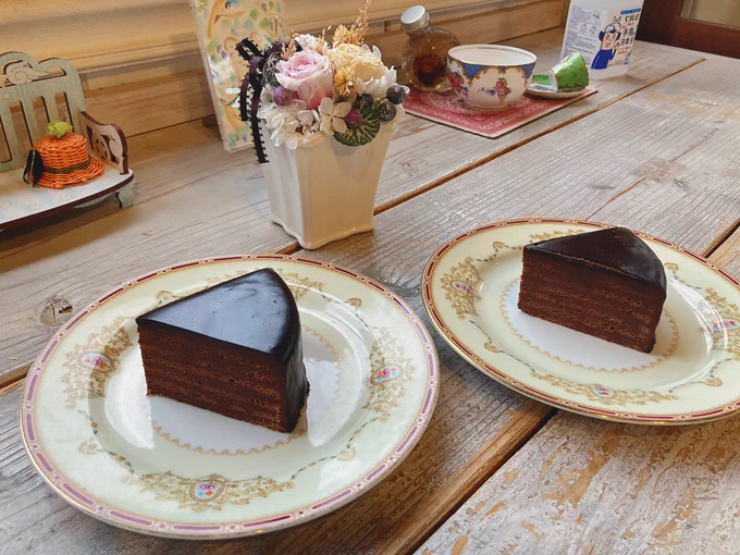 天才の友人 が作ってくれたケーキ見て綺麗すぎるし美味しいすぎる