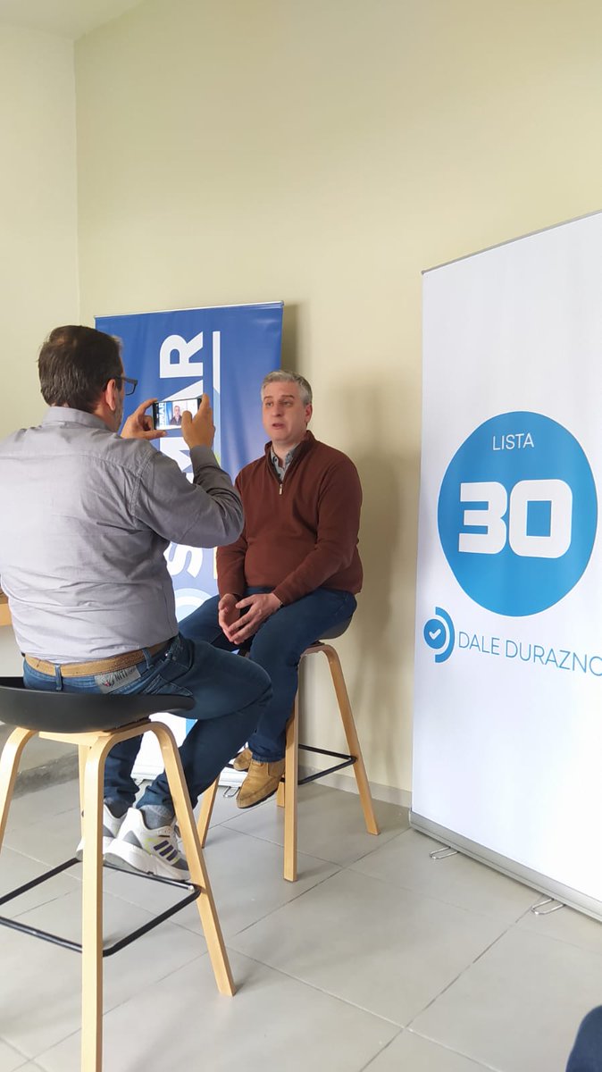DiegoAvilaDzno's tweet photo. Día intenso el de ayer.
Recorrida de prensa y planificación de actividades de @dale_durazno con el diputado @_RodriguezJuan_ 
Campaña en apoyo a @lauraraffo 
@sumar_uy 
@PNACIONAL https://t.co/aIx9zDlEgm