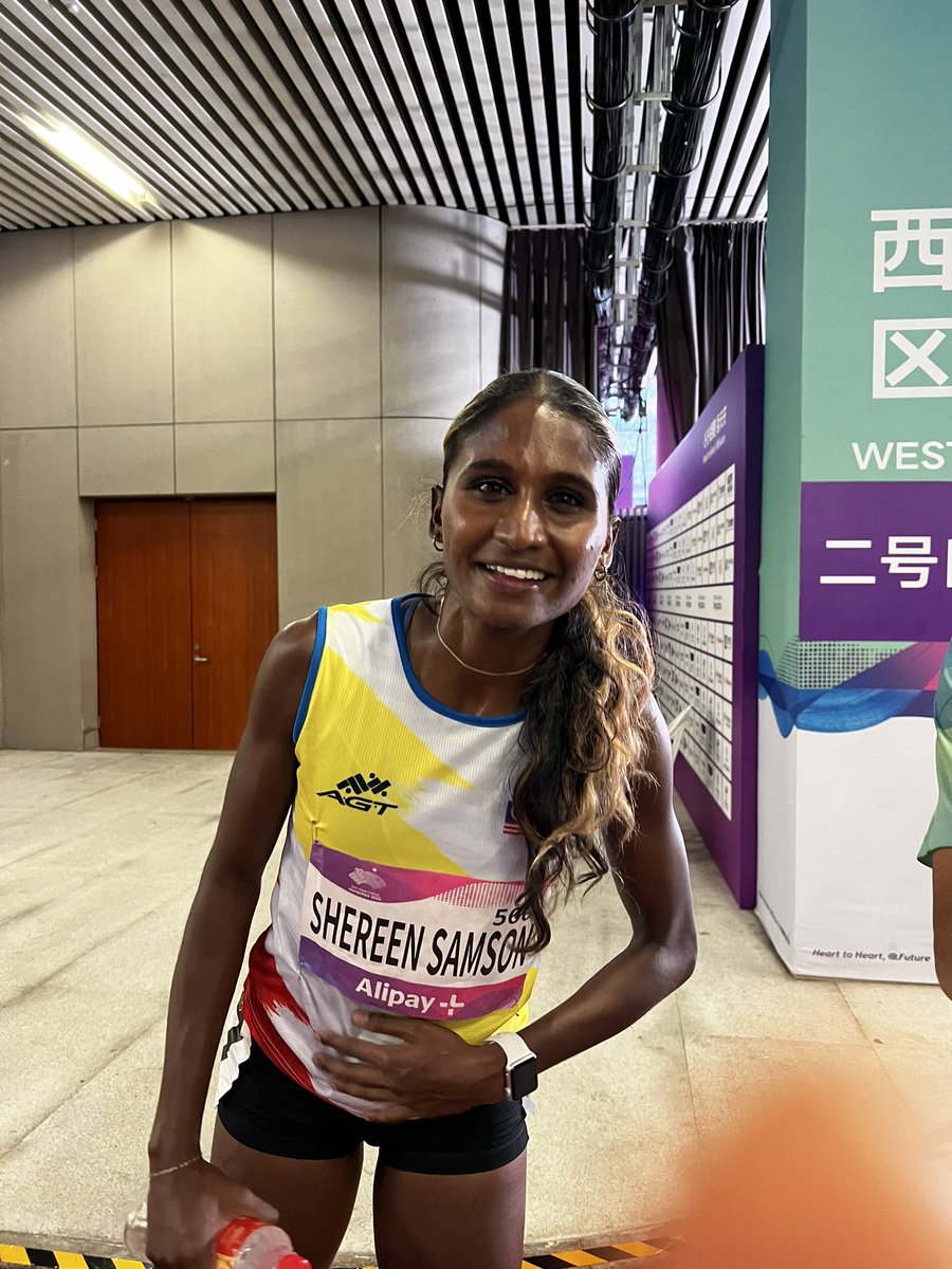 avineshW90's tweet photo. I can only imagine the scenes in Buntong. What a run, what a moment for Malaysia.

It's onwards and upwards for Shereen Samson! Our very own 400m queen, emulating her folks Josephine Mary and Vallabuoy. 

Emotional, is an understatement today! https://t.co/qAc0NleCbn