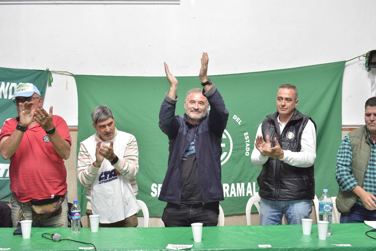 MetaRamallo's tweet photo. 🟣ORGANIZACIONES SINDICALES Y SOCIALES RESPALDARON LA CANDIDATURA DE MAURO POLETTI
✅El acto se realizó este viernes por la noche en la Sociedad Italiana de Ramallo.  Se estima que participaron cerca de 350 vecinos y vecinas.
https://t.co/KZusGnnWuZ https://t.co/oBFf75RYez