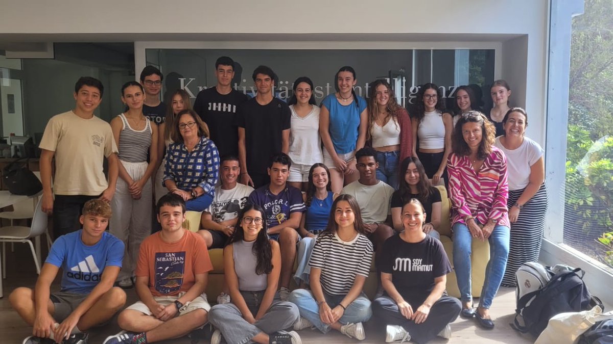 ColeHeidelberg's tweet photo. Mañana de reflexión sobre el componente de Creatividad✍️ Actividad 🤿y Servicio❤️ del Bachillerato Internacional. Gracias @lucas_fundacion  @isisprofe @SoyMamut @AuroRG23 por compartir tiempo y experiencia. https://t.co/EzBNYVXOwL
