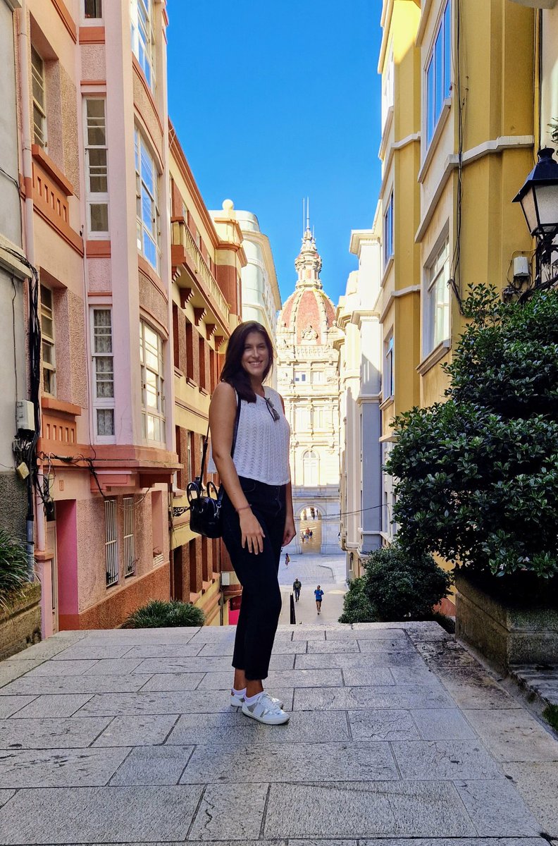 MaryAgnes7's tweet photo. De Lisboa a Coruña, con un saltito por saturno esta noche contigo @pabloalboran ❤️‍🔥🪐💃🏻 que ganas tengo de verte!! 😍
Muitos beijinhos, ¡te quiero! 
Família Portuguesa en #Coruña para el #TourLaCuartaHoja https://t.co/dwntfCWcxB