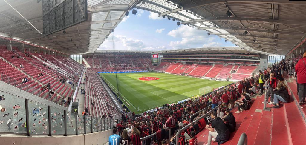 HE_LEV's tweet photo. Grüße aus Mainz! Auf gehts Bayer! #M05B04 #Bayer04Leverkusen #werkself #Leverkusen #fsvmainz05
#Mainz https://t.co/XgCzWnPUGe