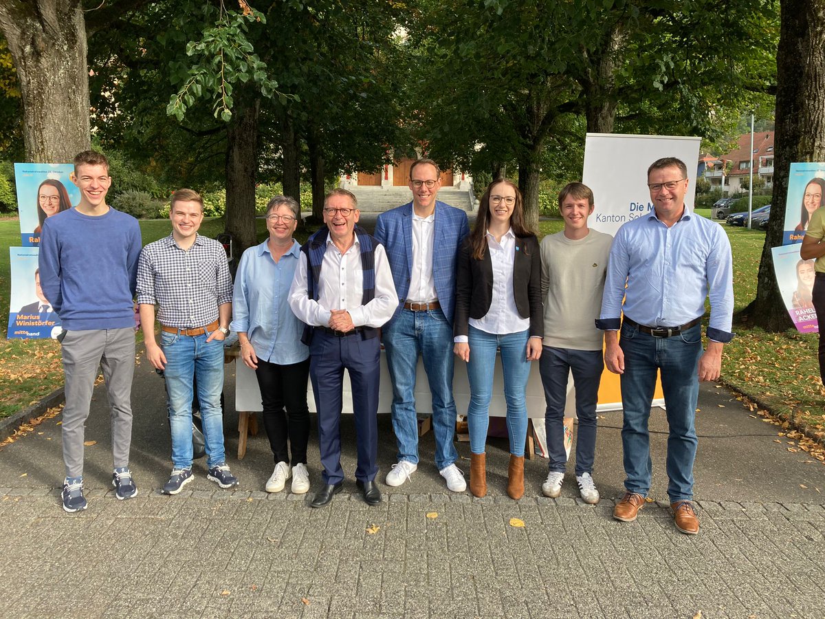 DieJungeMitteSO's tweet photo. 🍲 Suppe in #Erlinsbach, 🍫 Schoggi in #Balsthal und 🍦 an der HESO in #Solothurn: Unsere Kandidierenden haben sich heute mächtig ins Zeug gelegt 💪🏼 @mitte_so #WahlCH23 #WahlSO23 #FCKPolarisierung https://t.co/SID8CXkmji