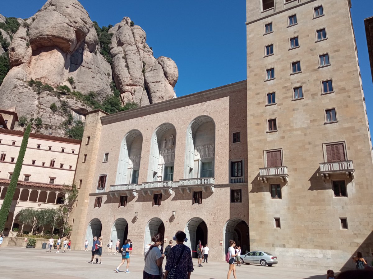 Ya tengo la liga amañada <a href="/pilotaipunt/">Amb B de Barça</a>  👏🏻👏🏻😂😂😂