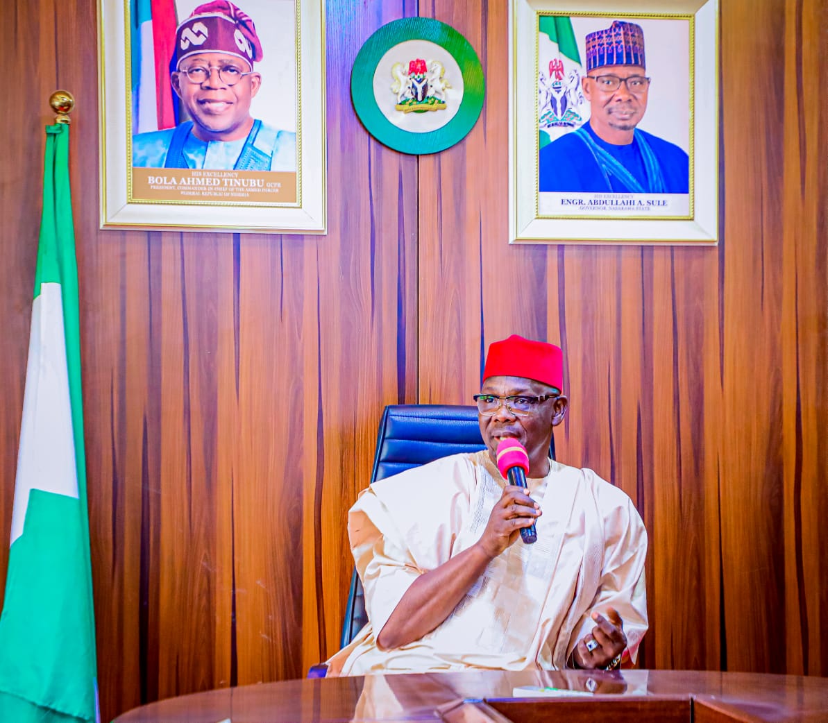 NasarawaGovt's tweet photo. His Excellency, Engr. Abdullahi A. Sule receives in audience, Sustainable World Advanced Technologies(SWAT).

The company is expressing interest in the area of road construction using a new technology. https://t.co/GCWDp8zjDy