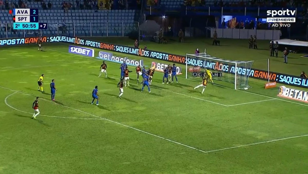 Finalzinho do jogo… vencendo um dos líderes de competição pra embalar e sair dessa situação difícil.

Aí comete uma falha dessa, não pode.