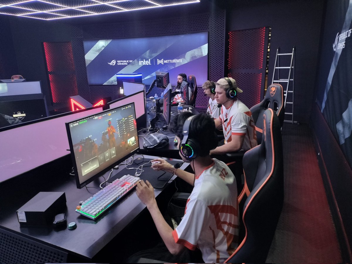 POSSIBLY THE LAST MW2 LAN WORLDWIDE 🌍

👤 <a href="/Aerial_Gaming_/">Aerial Gaming</a> - 👤 @HighBornEsport 

Stream has started: twitch.tv/mettlestate 

#CODZAGrind