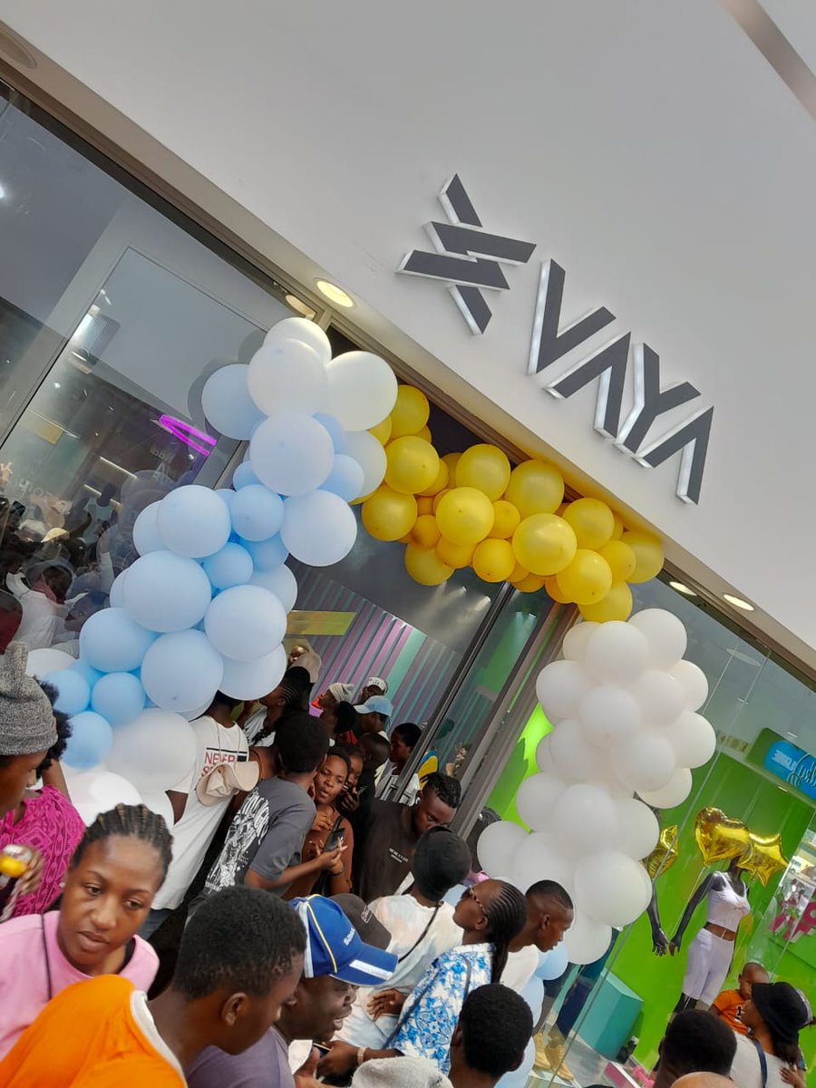 dripsportif's tweet photo. It's really all vibes at the #VayaStoreLaunch https://t.co/iN71N4b1mX
