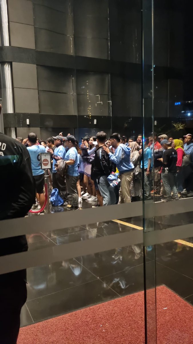 ManCityAddict's tweet photo. bad Event organizer ever! @ManCity!!!! https://t.co/L8845h9oOz