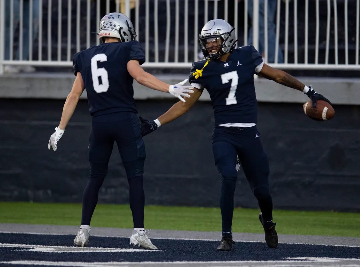kylesokeland's tweet photo. Last night was the complete performance No. 2 Reitz had been seeking. It came in the biggest game yet too. On the Panthers staying undefeated with a strong win against Memorial:
https://t.co/DxenjwCW1p https://t.co/oWQ0jgz1Nr