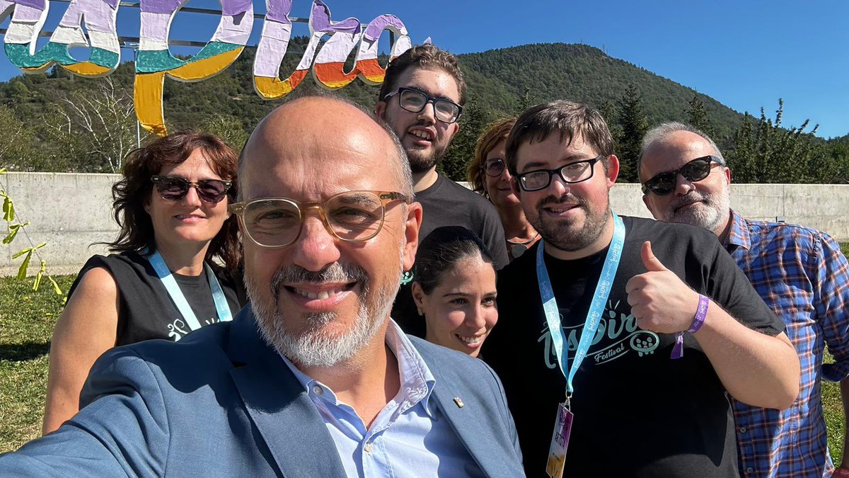 carlescampuzano's tweet photo. 🎊 I finalment al Festival Inspira de la @fundaciomap. Una cita anual Ripoll inclusiva i imprescindible per garantir la cultura, la música i les arts plàstiques i escèniques a tothom. Tan necessari com preciós! Des de @dsocialscat hem col·laborat a fer-lo possible. https://t.co/ZzL1TaIhba