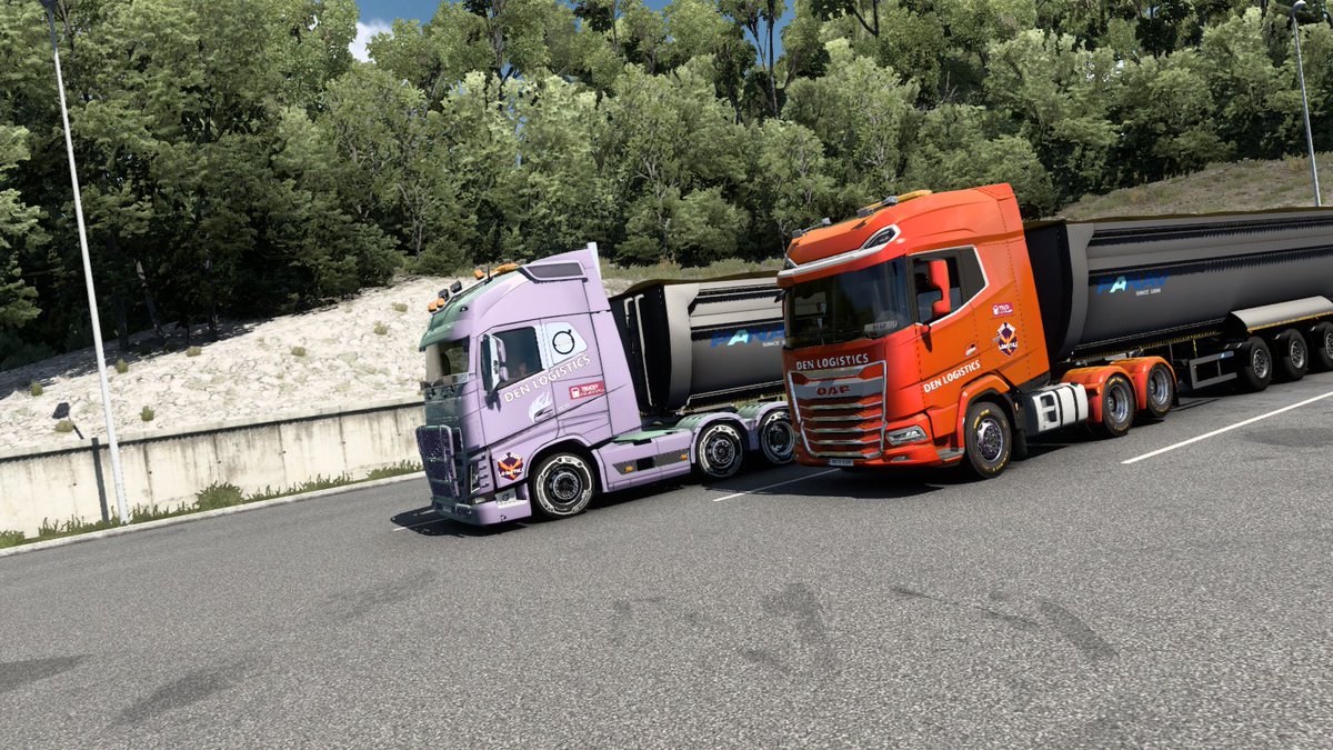 PixelBearUK's tweet photo. @SCSsoftware Driving with the wife @lilacbleedsuk #denlogistics https://t.co/u4ttNYr2rO