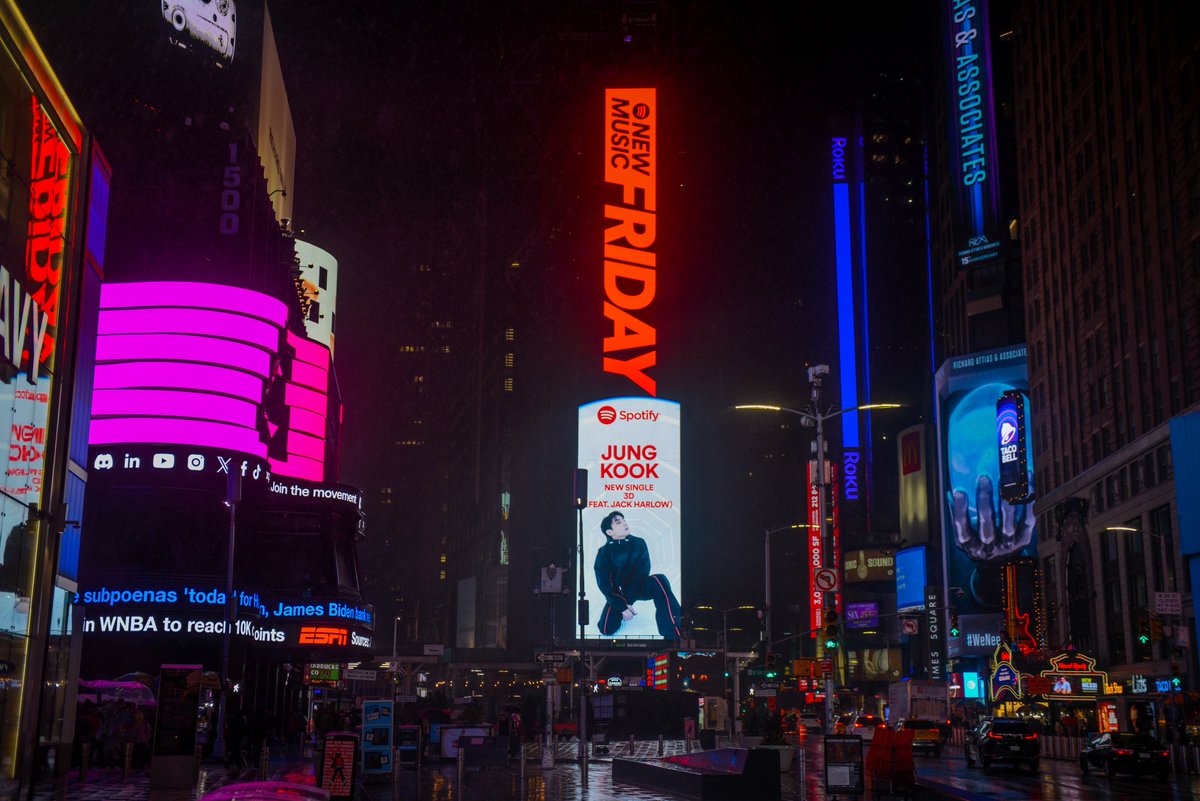 Guess who's on Times Square! Thank you @Spotify for the support! 🎧 open.spotify.com/album/4DKnznk5… #정국 #JungKook #JungKook_3D