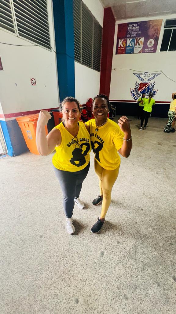 ErikaMCastro33's tweet photo. Titia e a braba
Tá pago 💪🏼#Ritbox https://t.co/ppjuTTCEU6