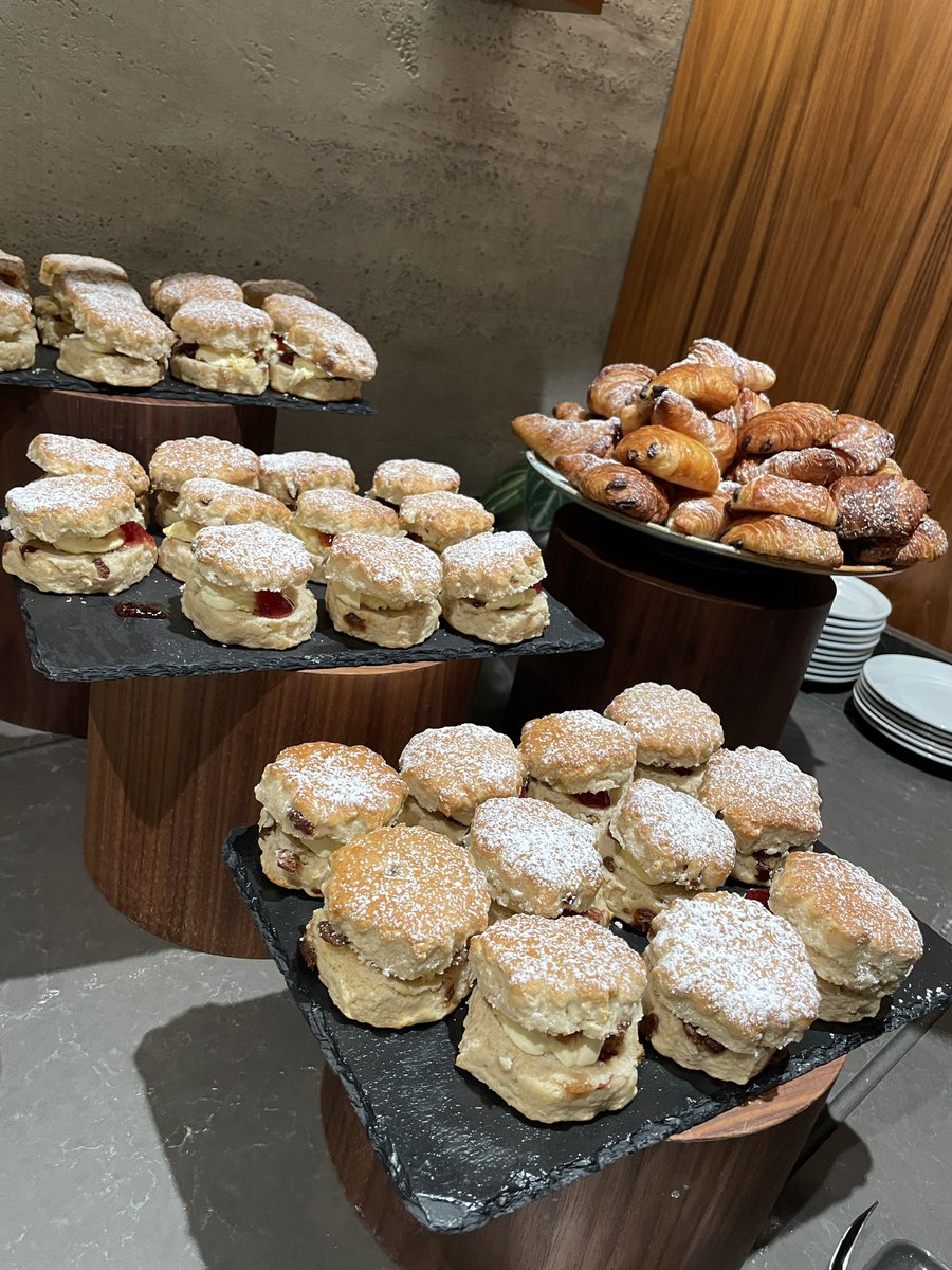 Why do dental courses need to serve up snacks and then dust them in white powder? #sugar