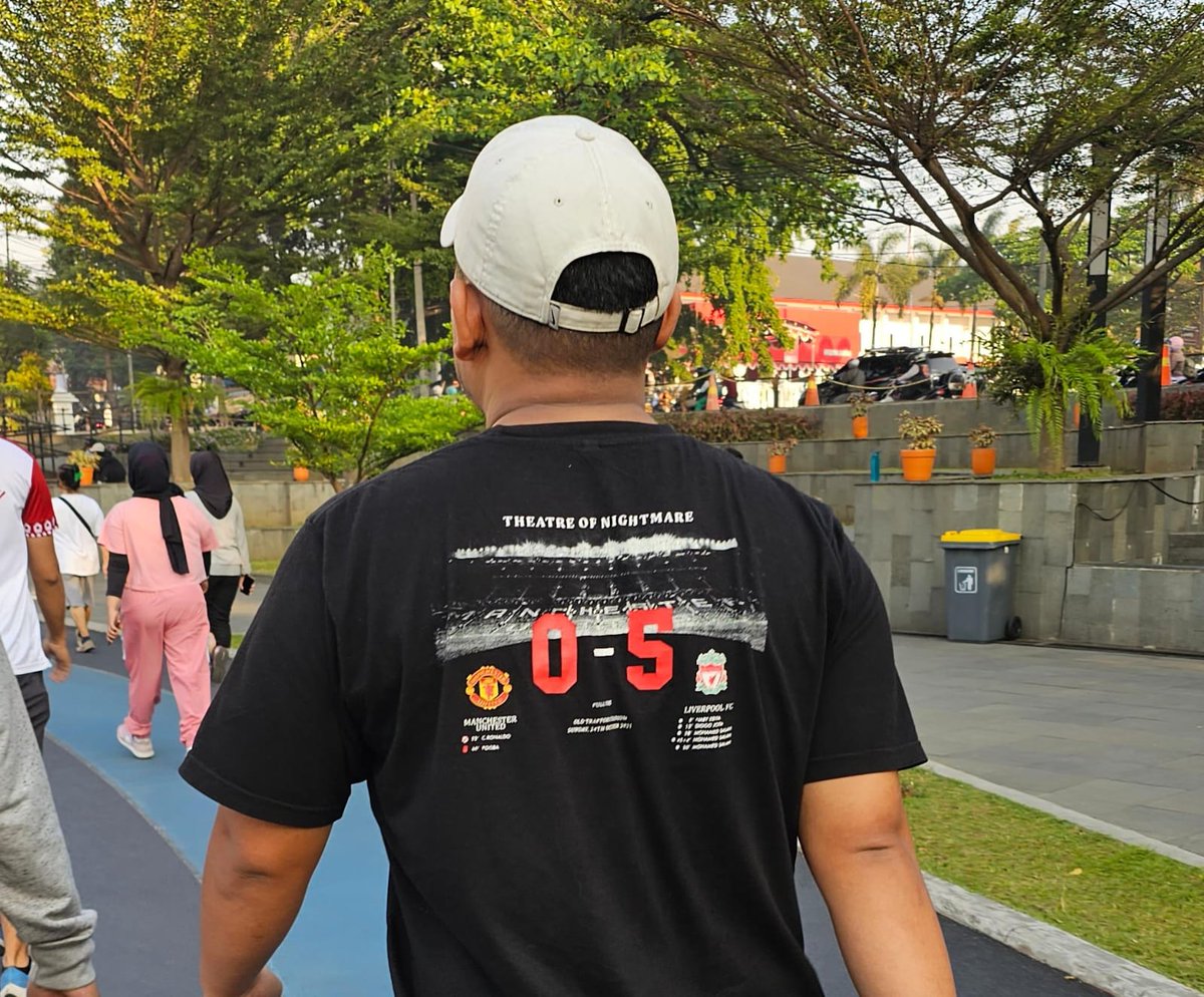 buahbatu's tweet photo. olahraga keringetan ❌️
olahraga nangis 😭   ✅️ https://t.co/9R4Prhjjp9