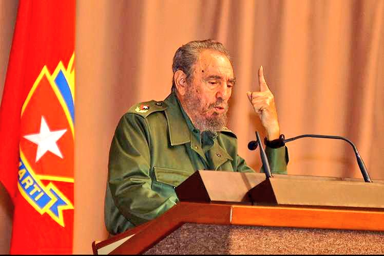 “No podrán vencernos ideológicamente, ni podrán vencernos con el poder de las armas, como no nos han podido vencer con el implacable, cruel y despiadado bloqueo que nos han impuesto”. 
#FidelPorSiempre  30 de septiembre de 1996.
#SantiagodeCuba