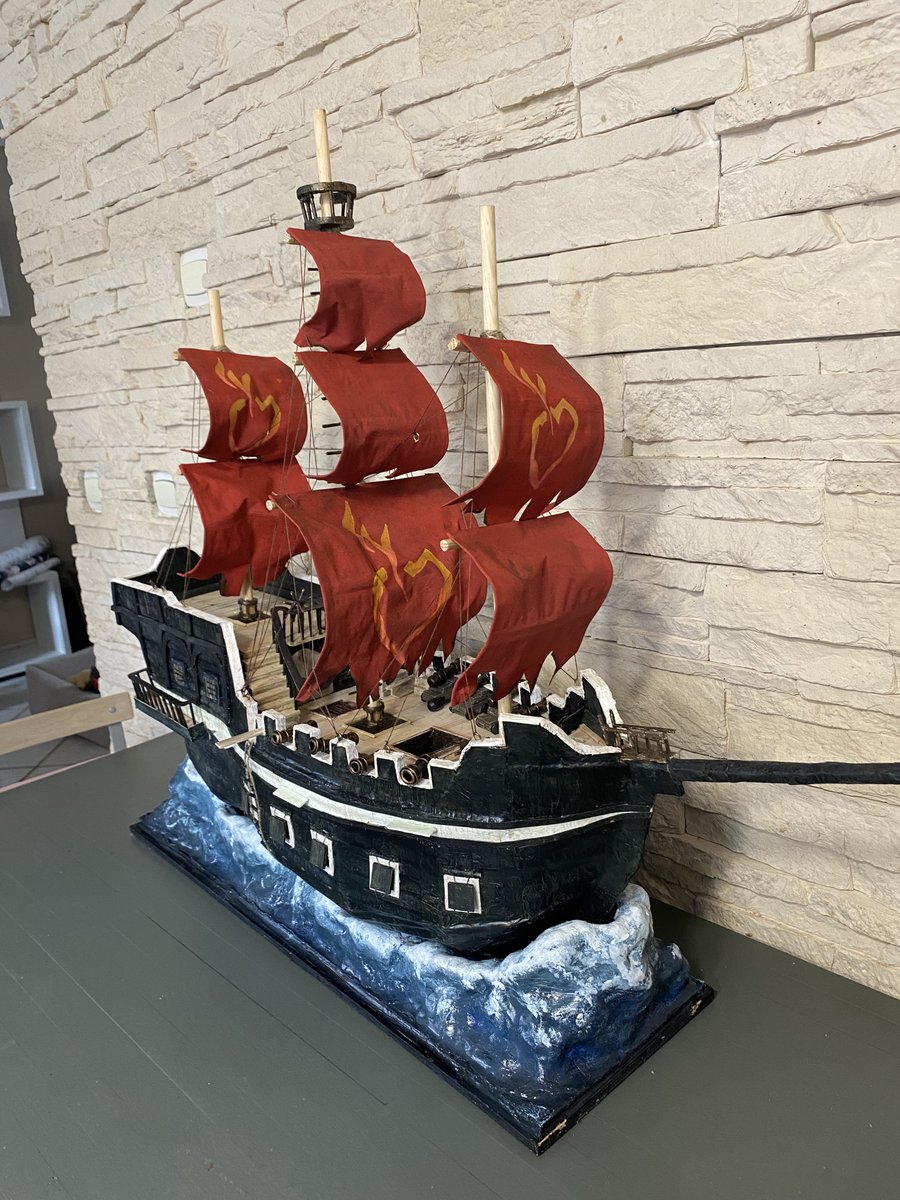 TheSegpa_'s tweet photo. This is my participation for the #BeMorePirate #SeaOfThieves #SeaOfThievesCommunityDay   . A lot of time, material and work to achieve this result :). Two mounths with my two children, my wife and me to complete this family project. https://t.co/ZnQpiNQn2D