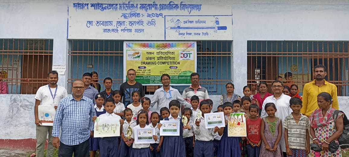 DotWmo's tweet photo. Drawing Competition on #Swacchata Hi Seva #SHS2023 organised by WMS Siliguri today 30.09.2023 in local school https://t.co/nLIXQiuhYZ